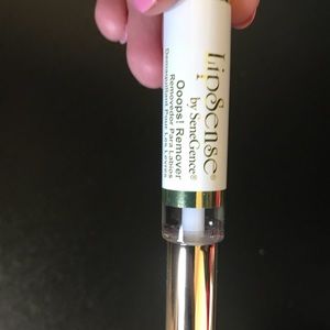 LipSense oops! Remover
